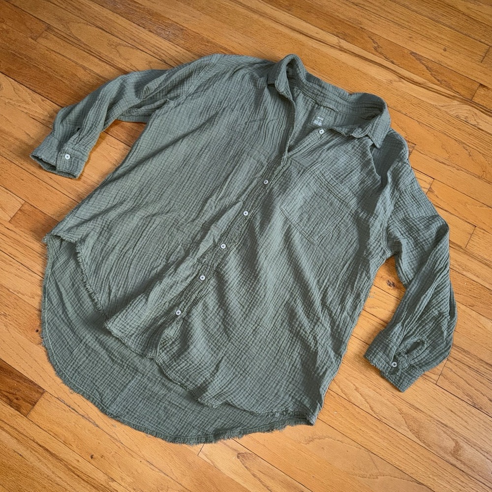 Aerie Gauzy Coverup Shirt M Green Olive Fun Oversized Button Up‎ Beachy Boho Top